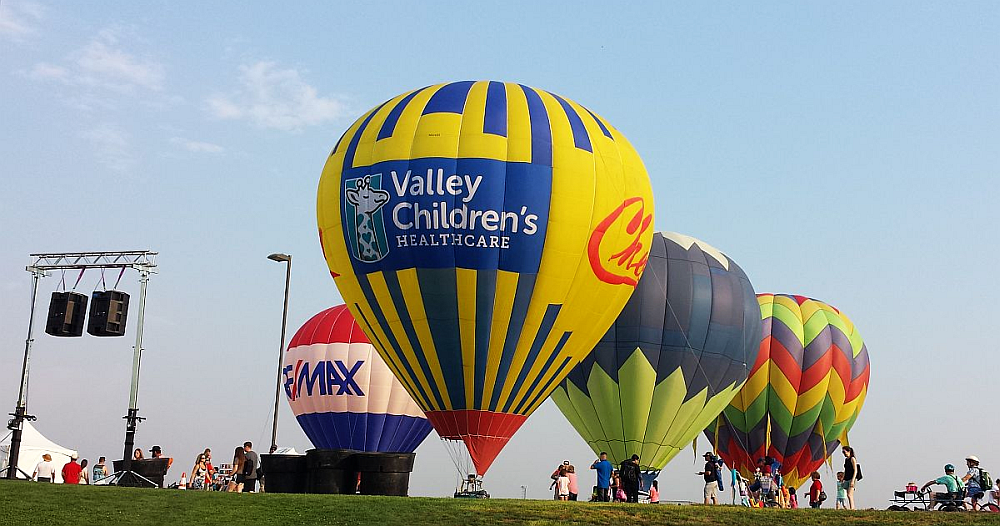 Cheers Balloon with Banner for Valley Children's Healthcare - Â© Cheers Over California, Inc